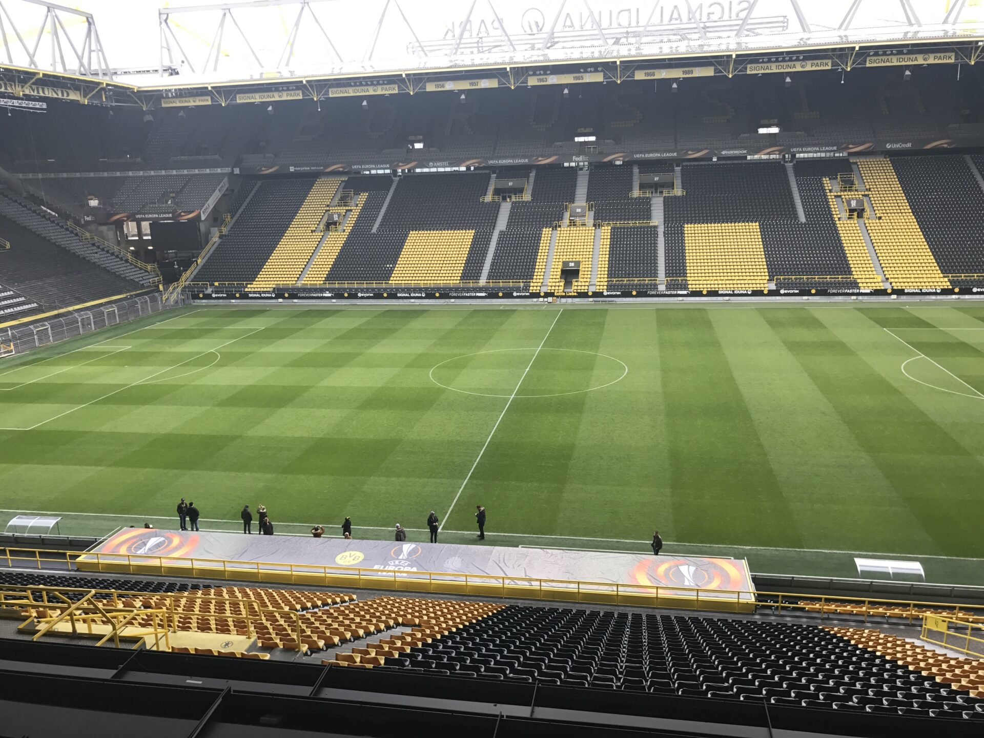 スタジアムツアー ジグナル イドゥナ パルク Signal Iduna Park