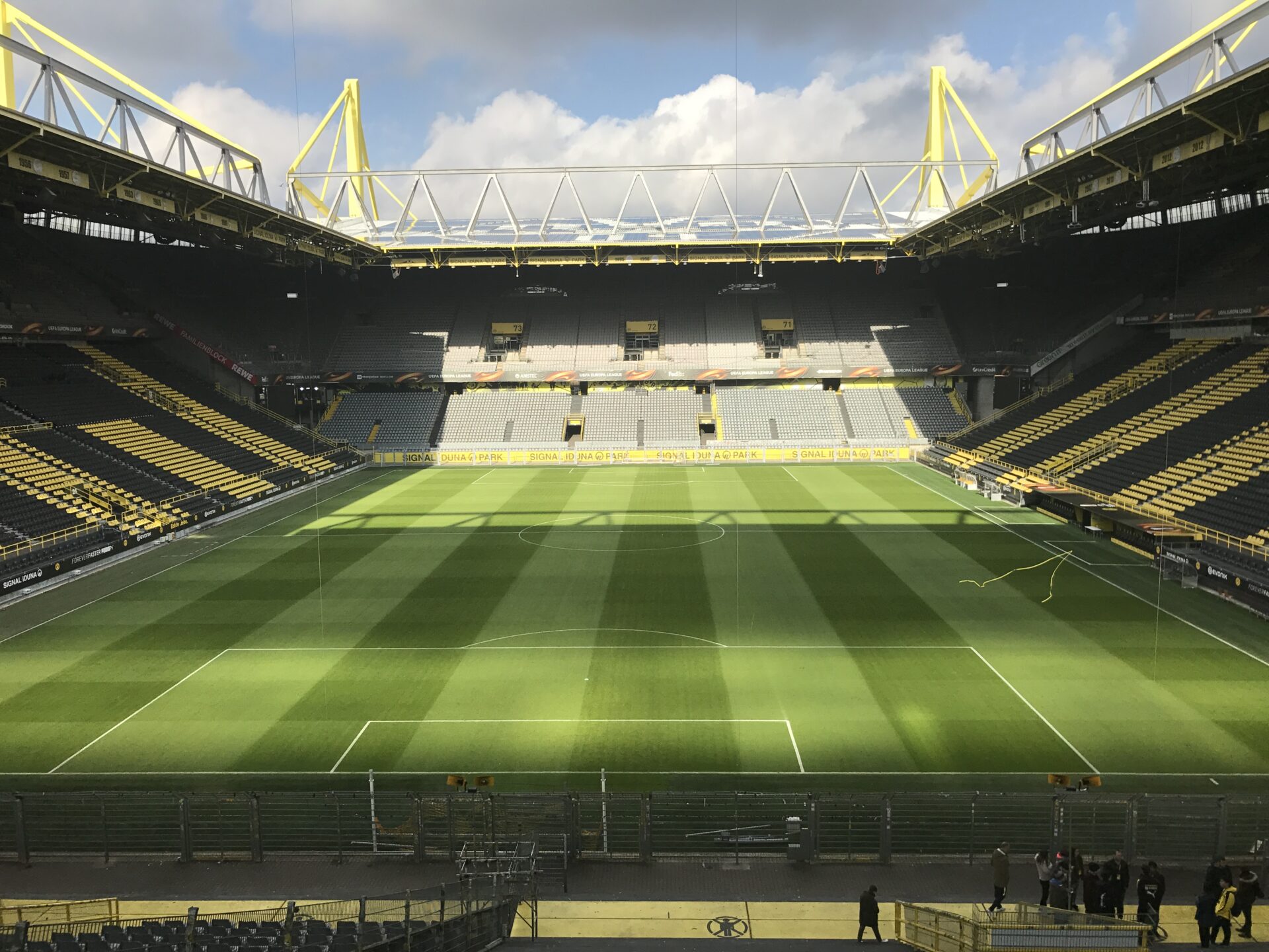 スタジアムツアー ジグナル イドゥナ パルク Signal Iduna Park